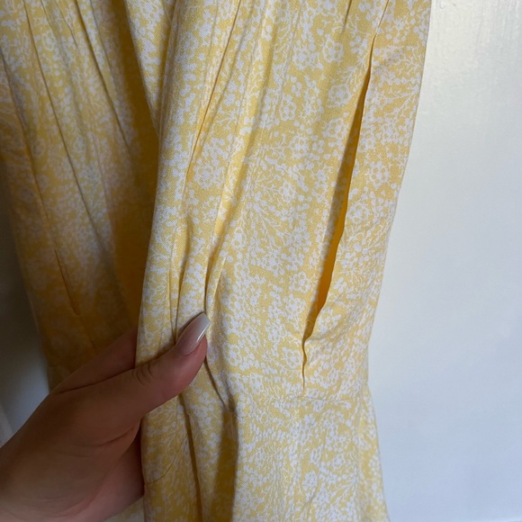 Yellow Romper with Pockets - Picture 4 of 6